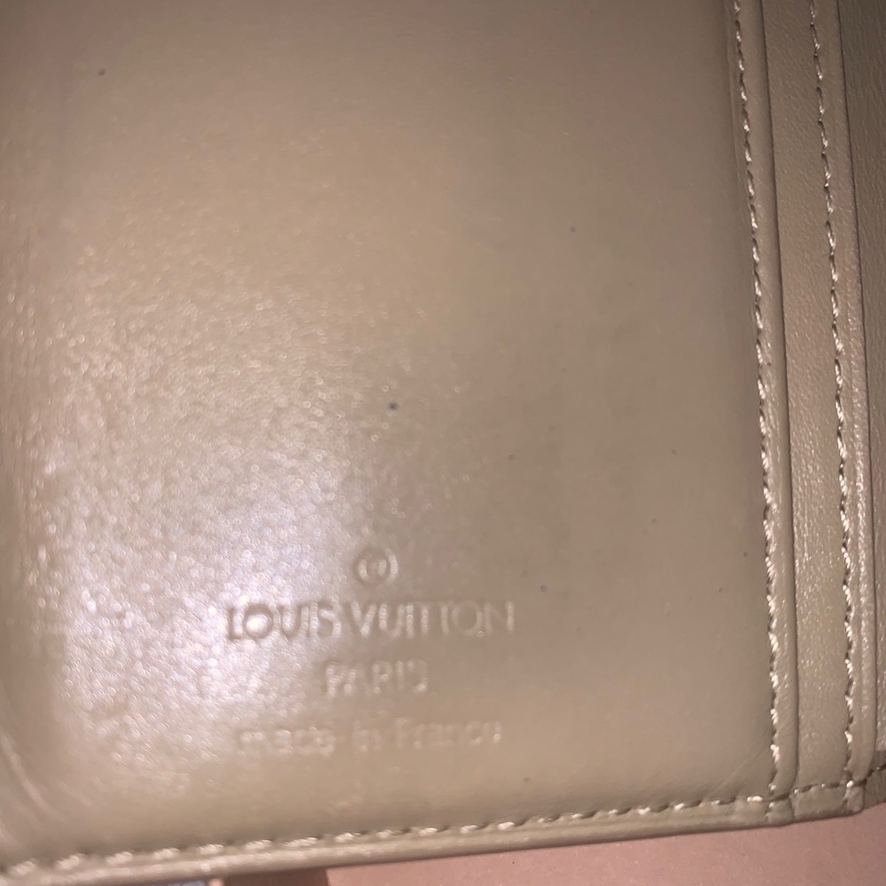 AUTHENTICATED Louis Vuitton vernis wallet W/ box - Picture 4 of 16